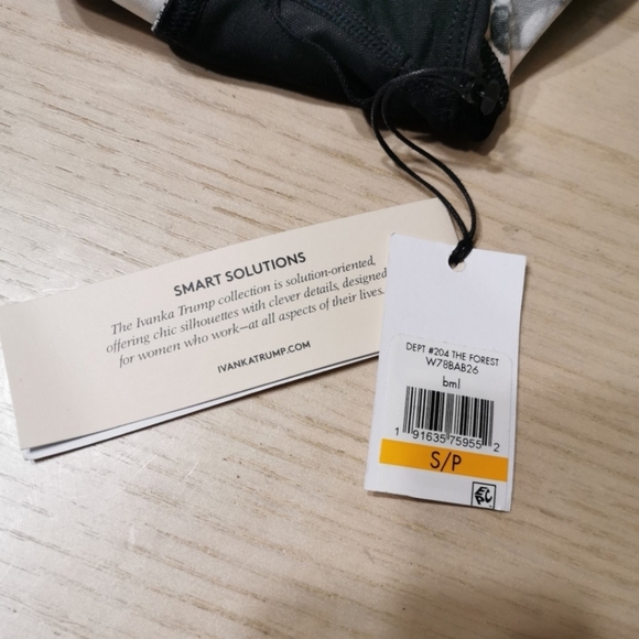 NWT! Ivanka Trump Active Bra - Picture 7 of 12